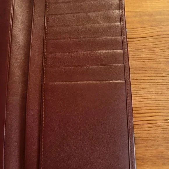 Vintage Cartier Bordeaux Bifold Long
Wallet in EUC - Picture 3 of 14